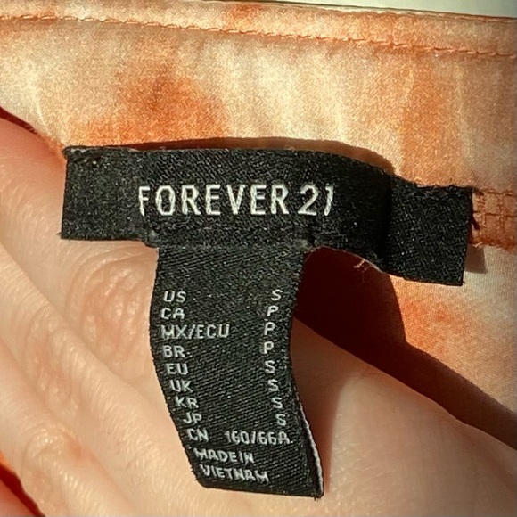 Orange and white satin maxi skirt! Very good condition, and slimmer fit. - Picture 3 of 8